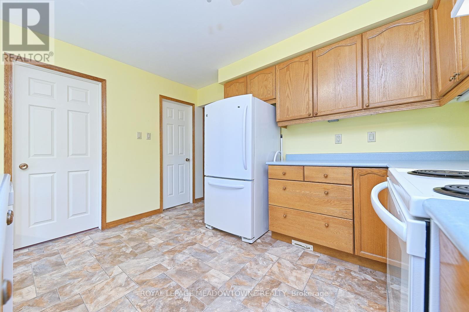 16 Harrop Avenue, Halton Hills (Georgetown), Ontario  L7G 5R2 - Photo 17 - W13240292