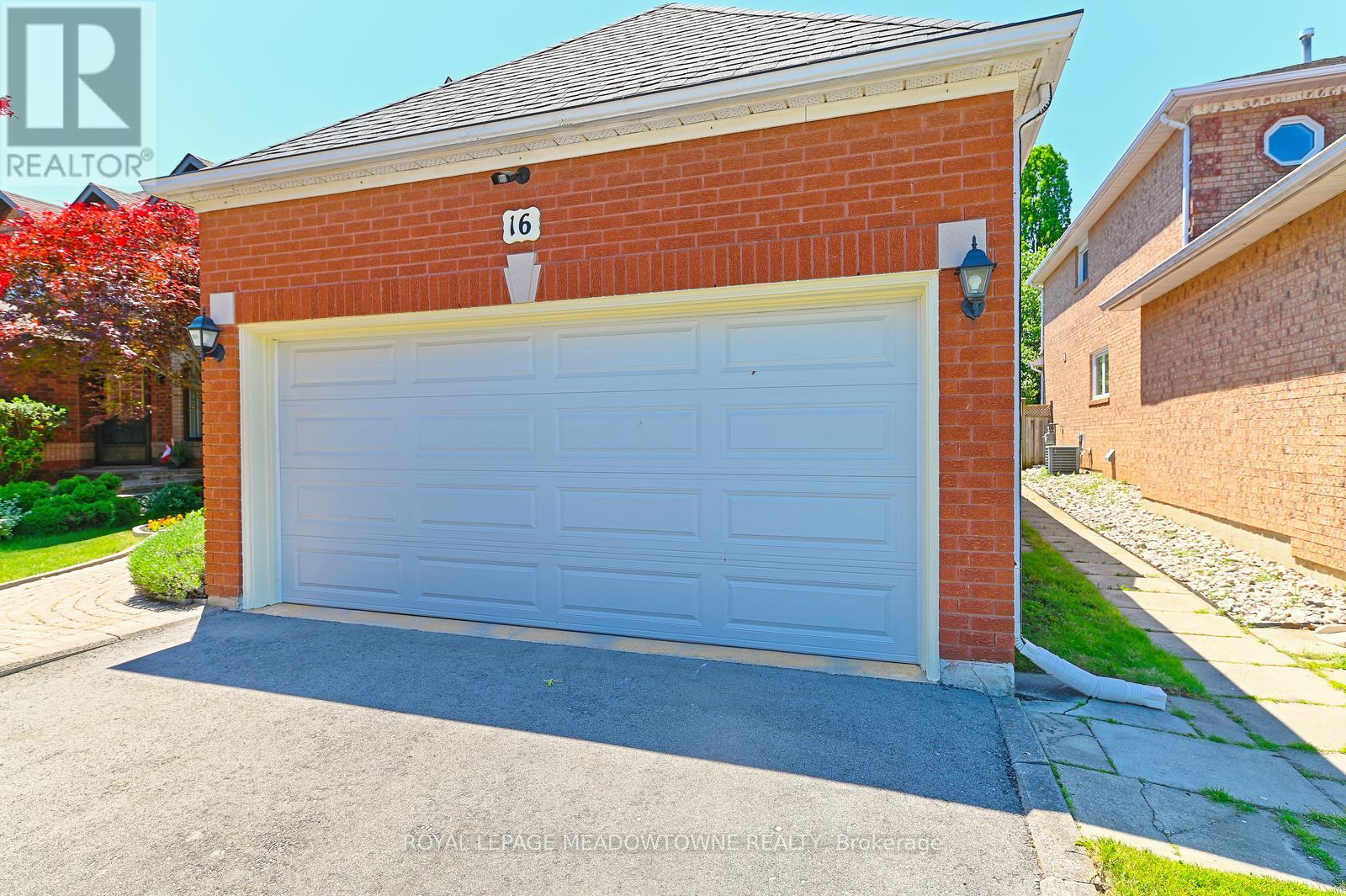 16 Harrop Avenue, Halton Hills (Georgetown), Ontario  L7G 5R2 - Photo 39 - W13240292