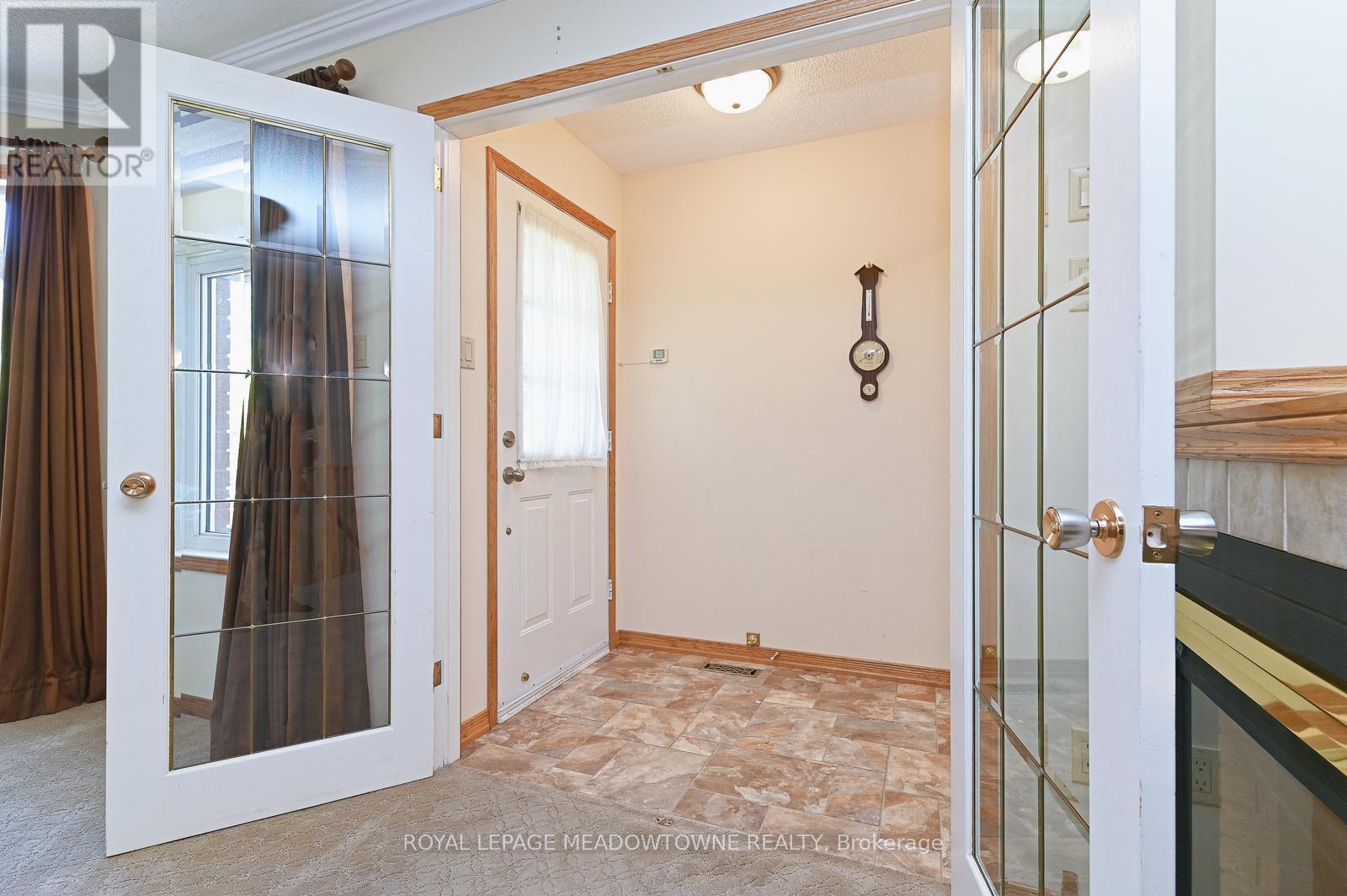 16 Harrop Avenue, Halton Hills (Georgetown), Ontario  L7G 5R2 - Photo 4 - W13240292