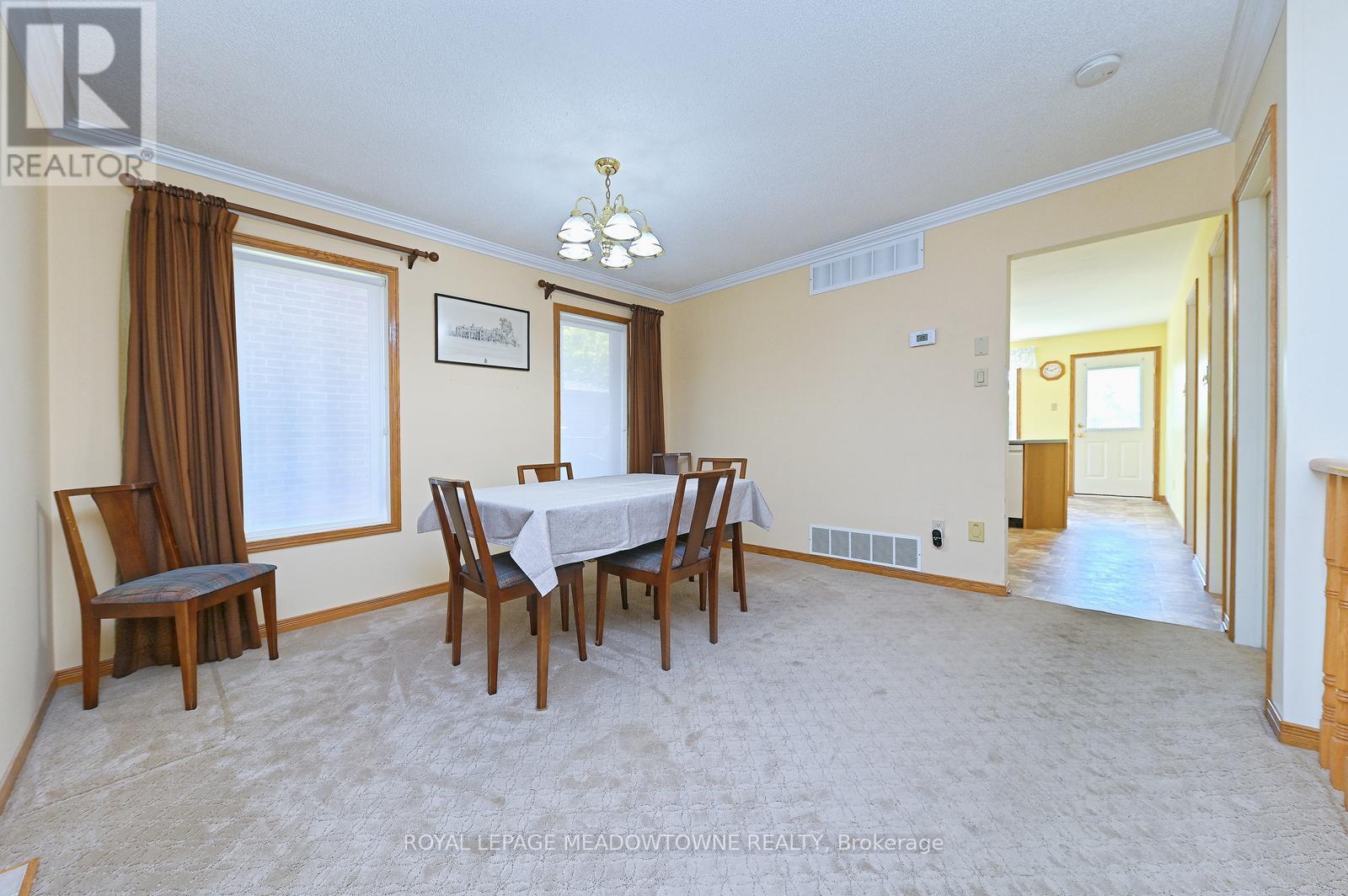 16 Harrop Avenue, Halton Hills (Georgetown), Ontario  L7G 5R2 - Photo 8 - W13240292