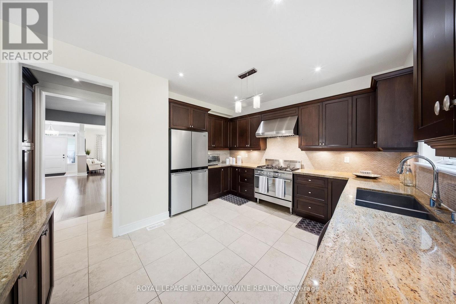 298 Eaton Street, Halton Hills (Georgetown), Ontario  L7G 6N7 - Photo 14 - W13241176