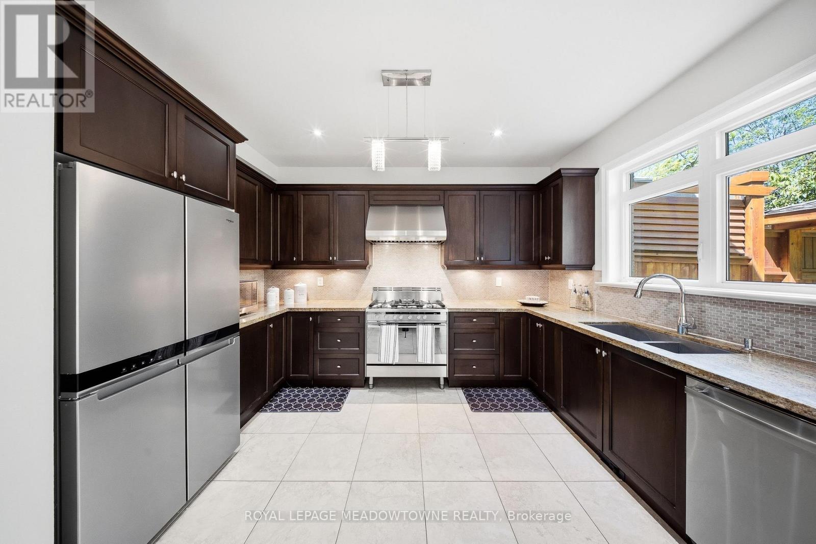 298 Eaton Street, Halton Hills (Georgetown), Ontario  L7G 6N7 - Photo 16 - W13241176