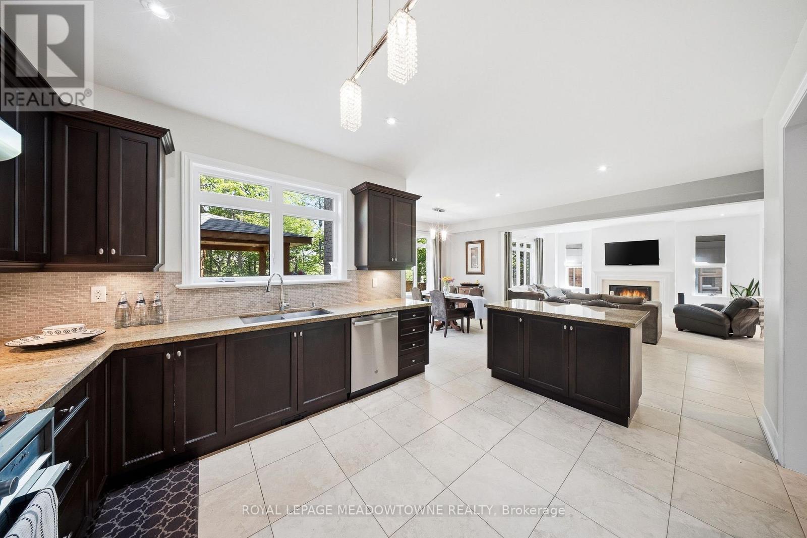 298 Eaton Street, Halton Hills (Georgetown), Ontario  L7G 6N7 - Photo 17 - W13241176