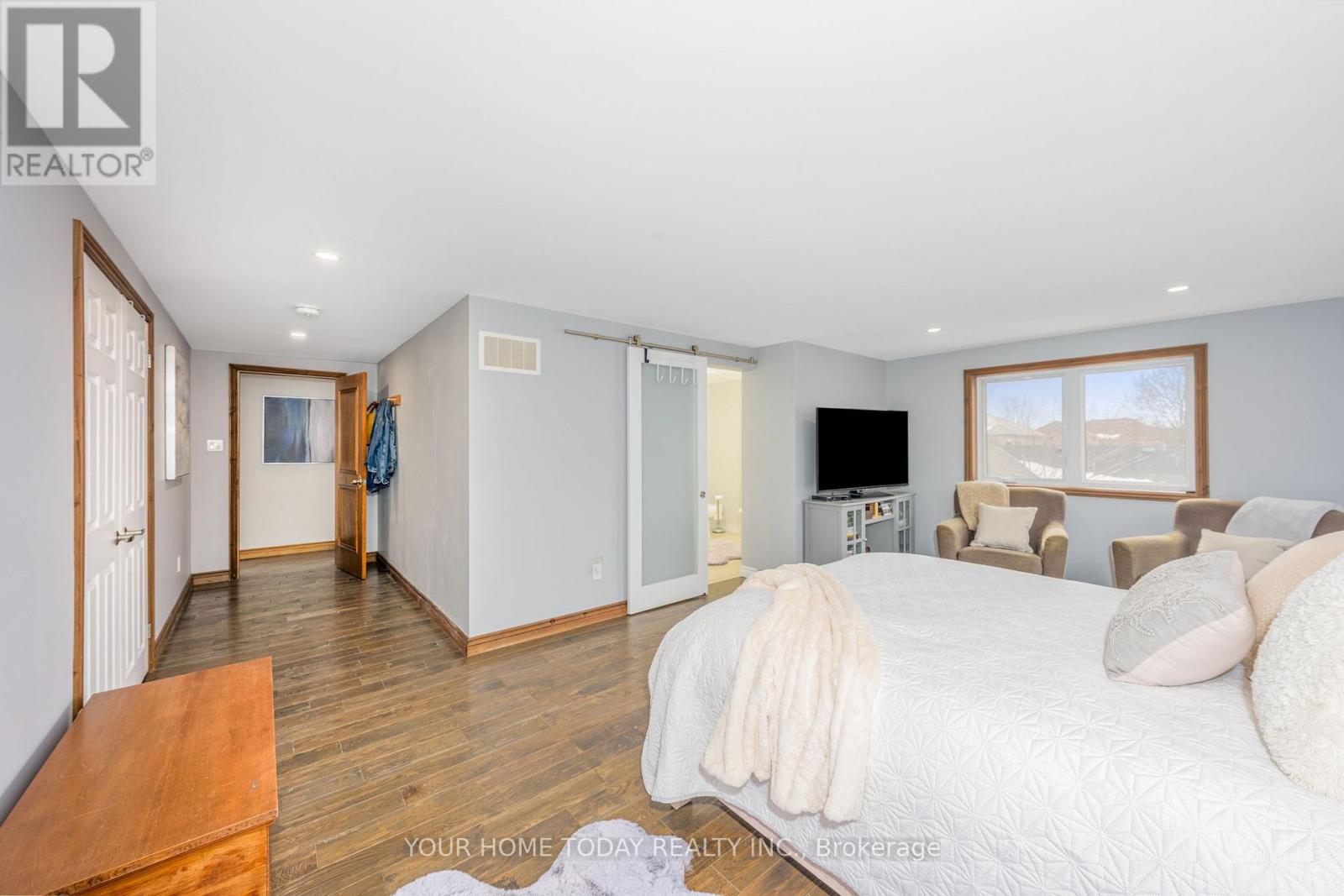 20 Elgin Street, Halton Hills (Georgetown), Ontario  L7G 3M3 - Photo 19 - W13246810
