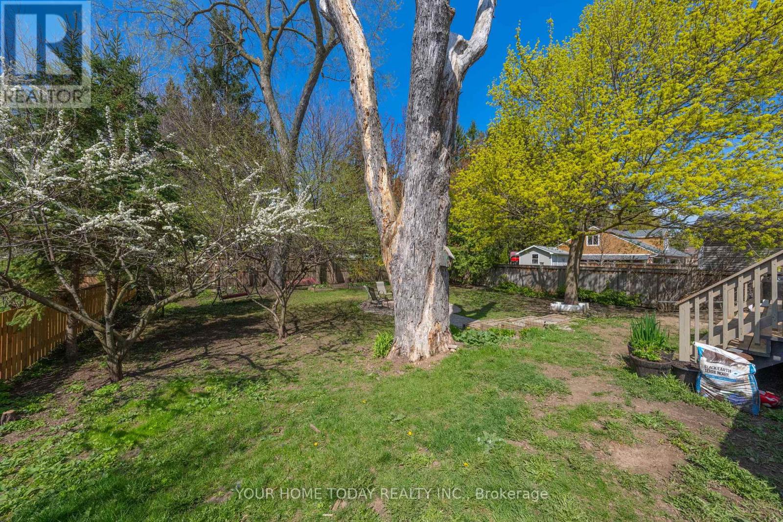 20 Elgin Street, Halton Hills (Georgetown), Ontario  L7G 3M3 - Photo 43 - W13246810