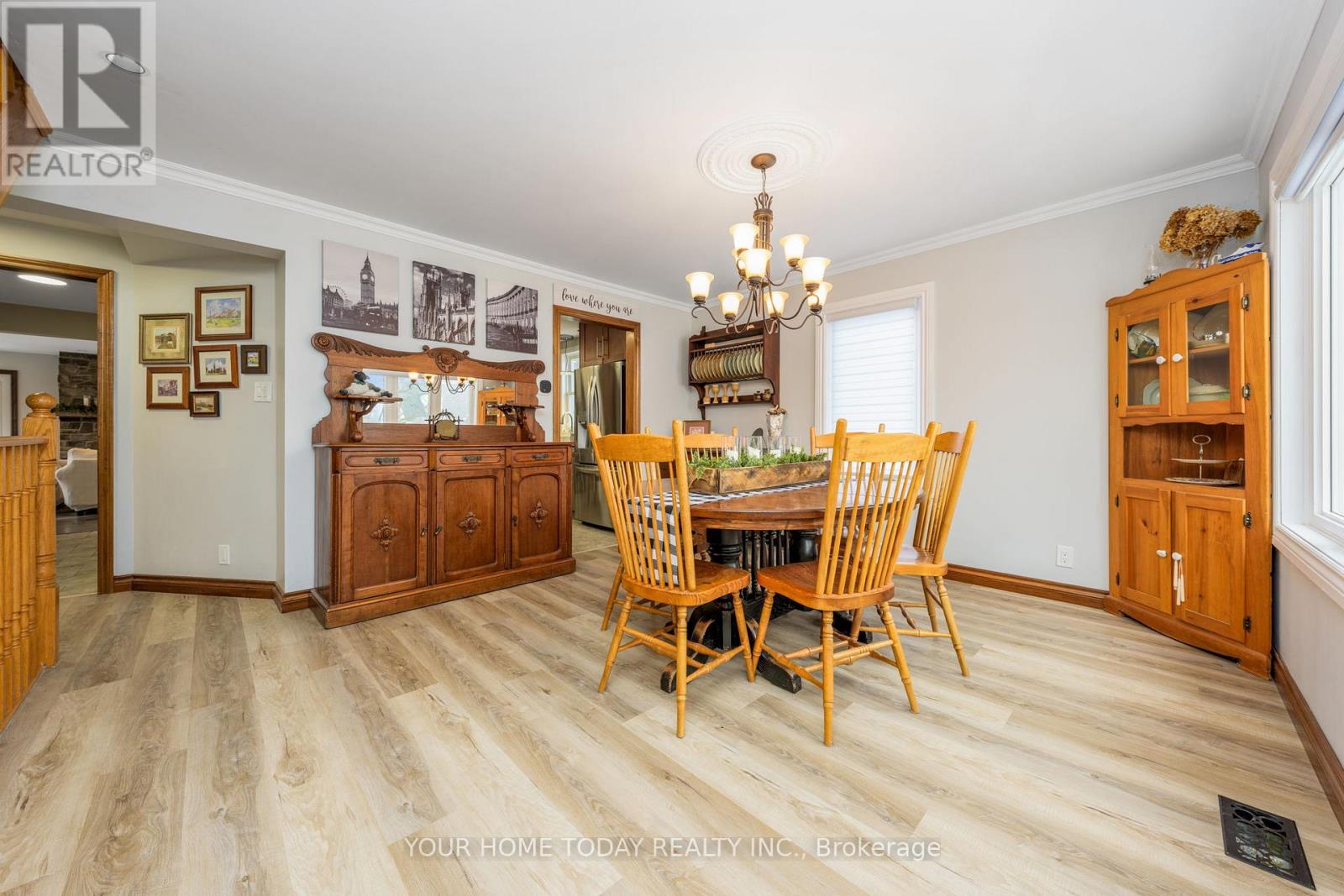 20 Elgin Street, Halton Hills (Georgetown), Ontario  L7G 3M3 - Photo 9 - W13246810
