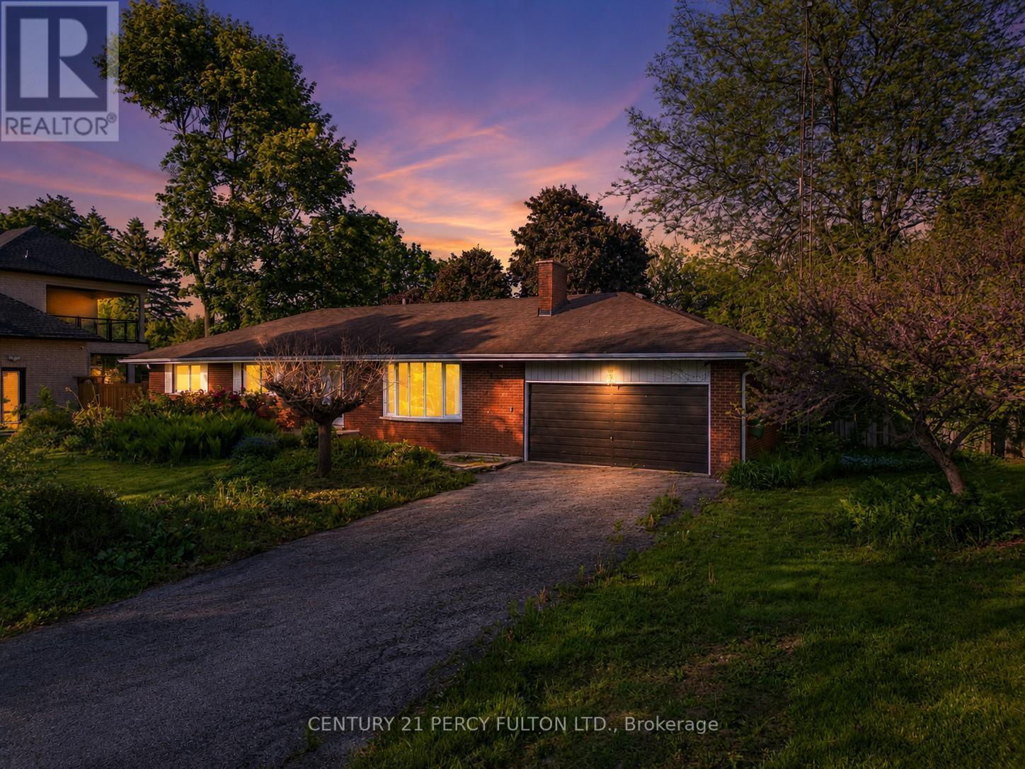 10208 Tenth Line, Halton Hills (Georgetown), Ontario  L0P 1K0 - Photo 1 - W13250090