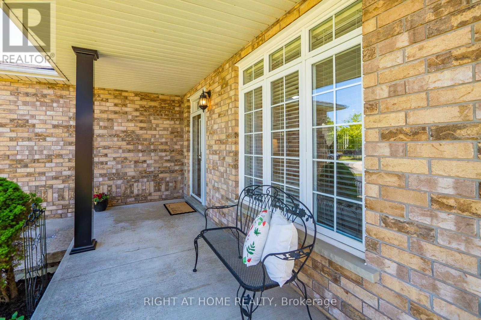 72 Beardmore Crescent, Halton Hills (Ac Acton), Ontario  L7J 2Z1 - Photo 4 - W13414456