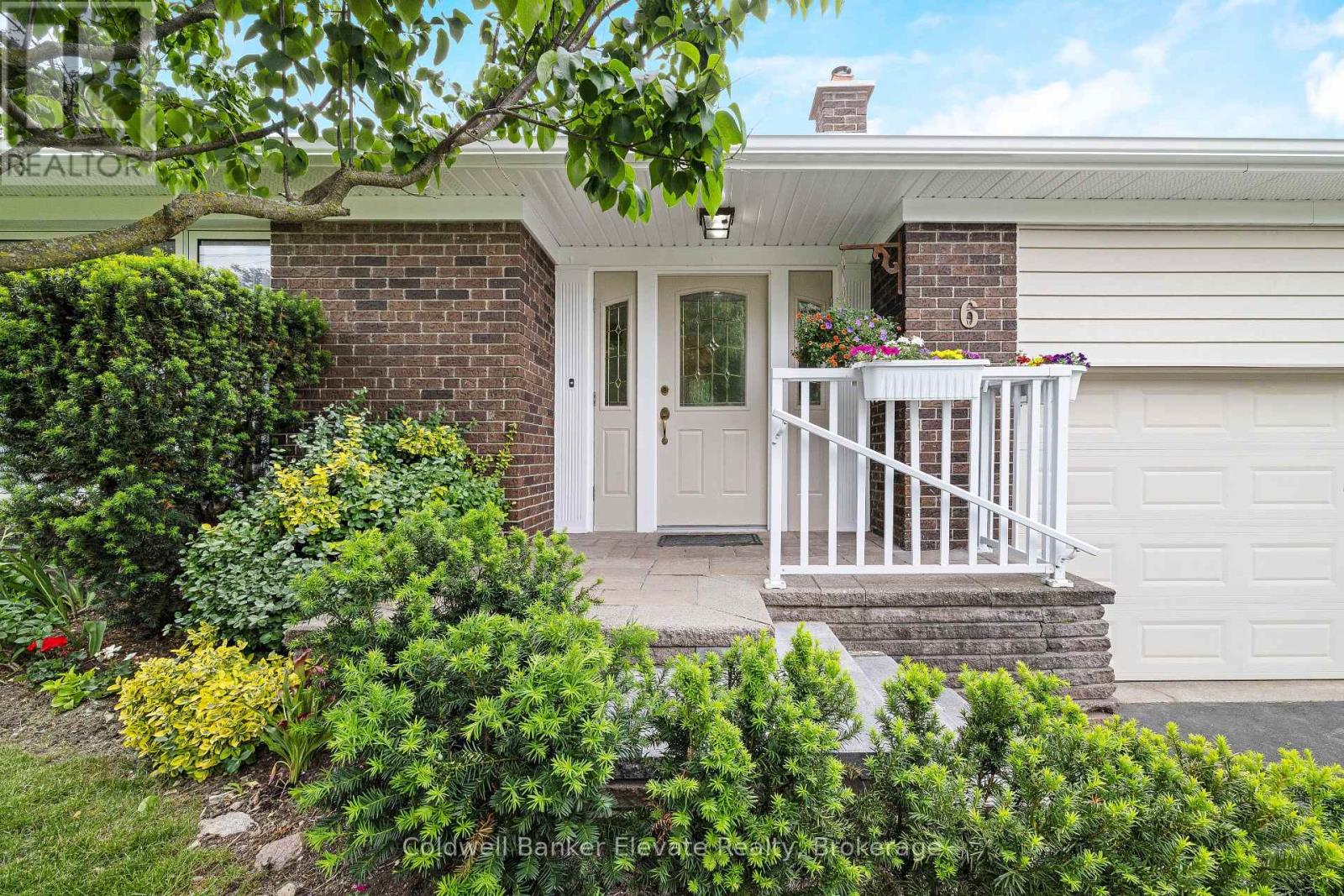 6 Metcalfe Court, Halton Hills (Georgetown), Ontario  L7G 4N6 - Photo 7 - W13415166