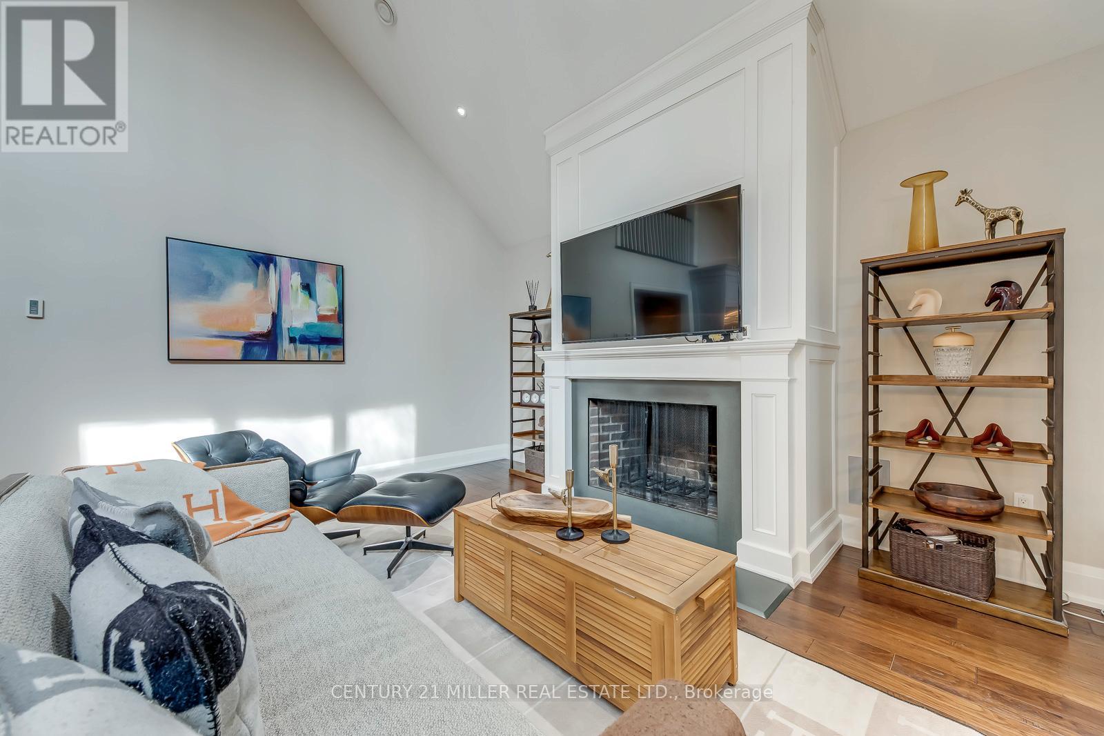 75 Charles Street, Halton Hills (Georgetown), Ontario  L7G 2Z6 - Photo 10 - W13416290
