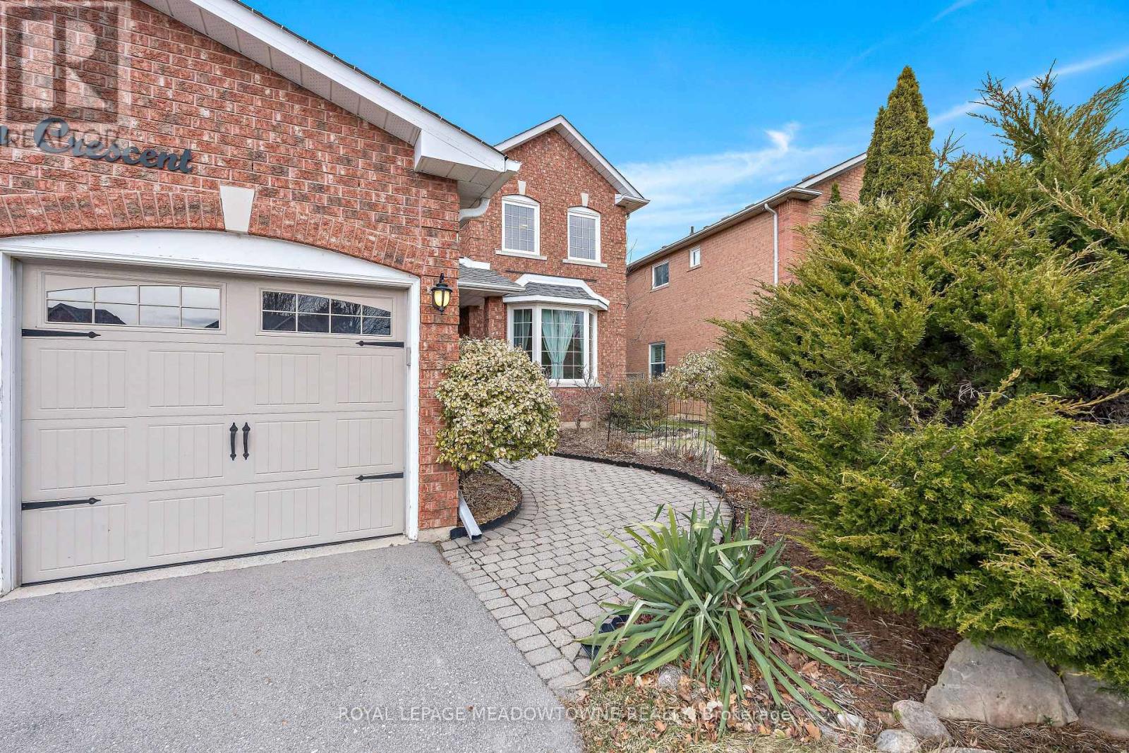 29 Hamilton Crescent, Halton Hills (Georgetown), Ontario  L7G 5K9 - Photo 3 - W13417706
