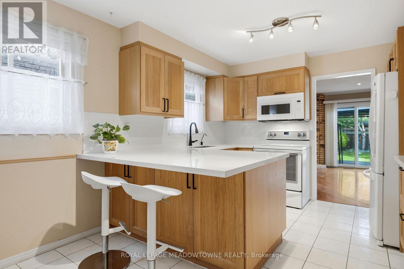 18 Mckinnon Avenue, Halton Hills (Georgetown), Ontario  L7G 5H5 - Photo 10 - W13418472