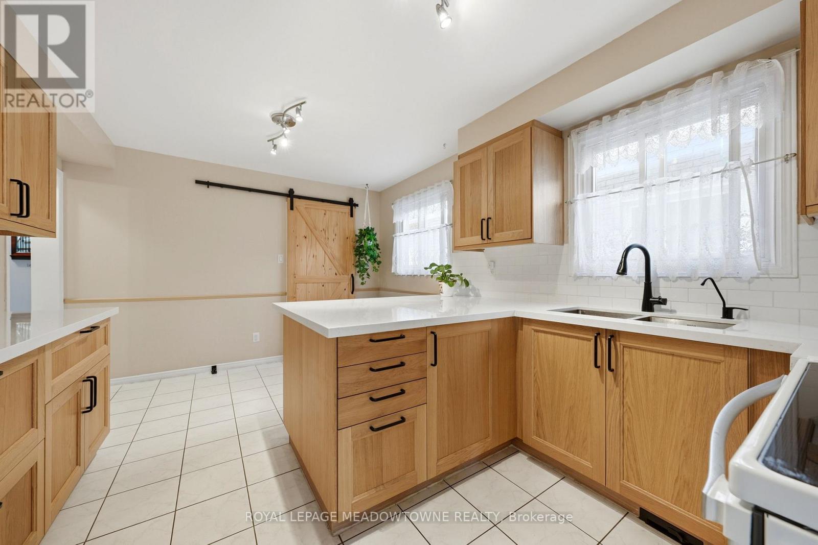 18 Mckinnon Avenue, Halton Hills (Georgetown), Ontario  L7G 5H5 - Photo 13 - W13418472