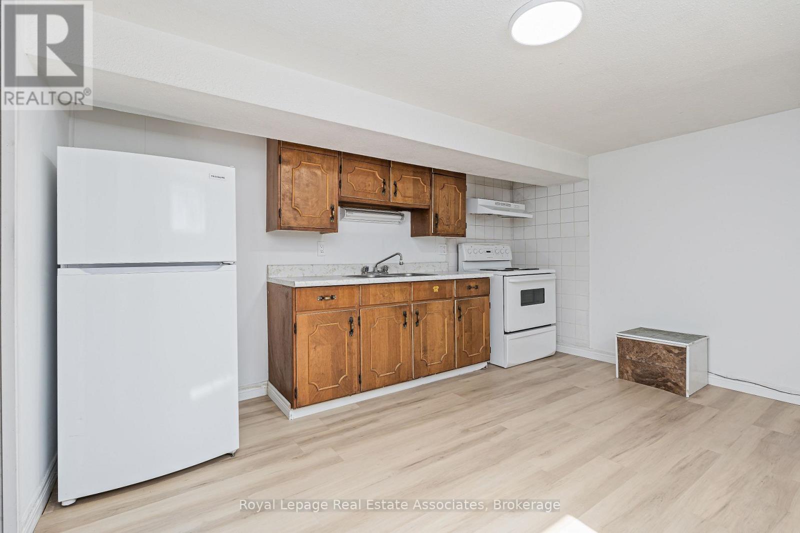 18 Shelley Street, Halton Hills (Georgetown), Ontario  L7G 3W9 - Photo 10 - W13418836