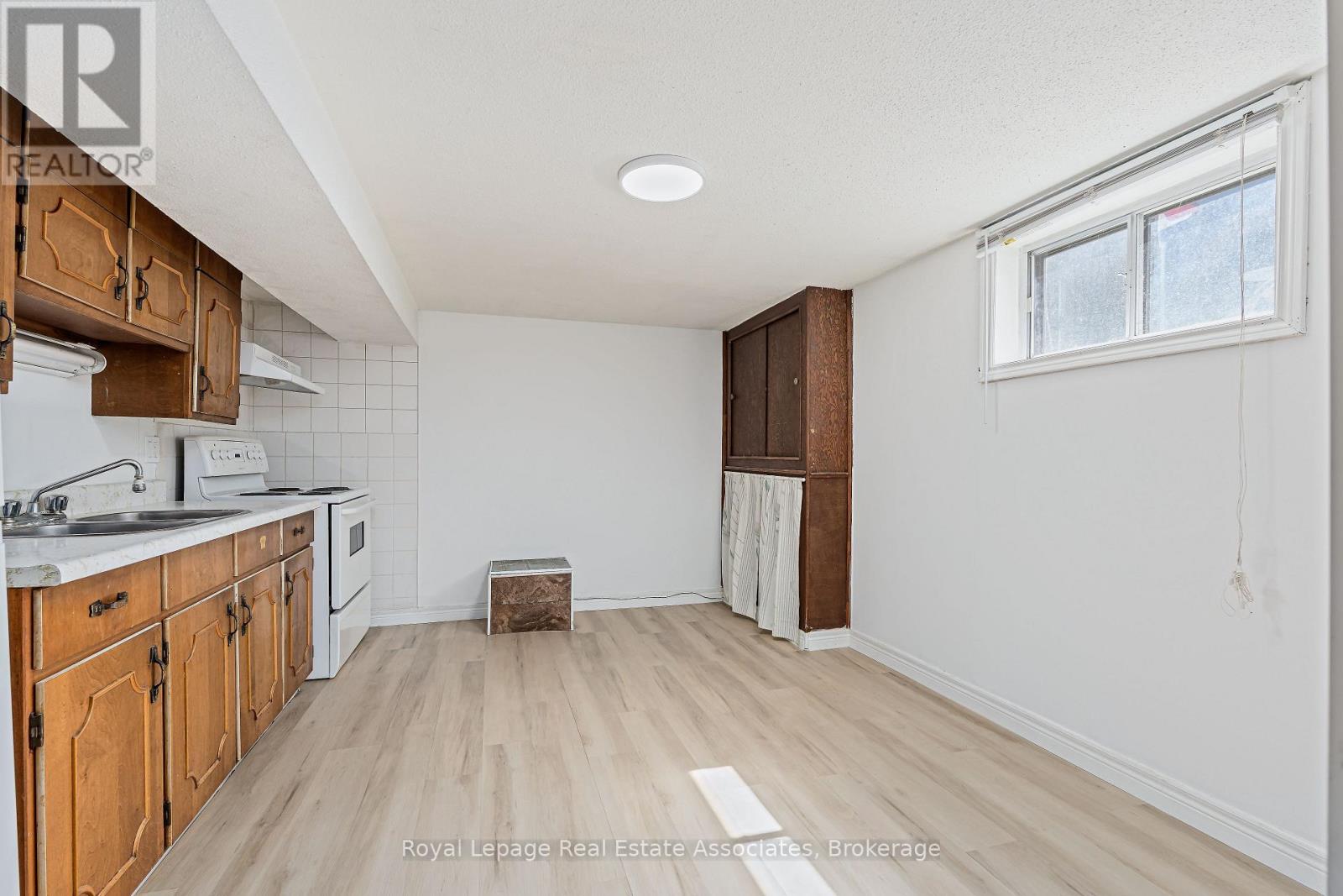 18 Shelley Street, Halton Hills (Georgetown), Ontario  L7G 3W9 - Photo 9 - W13418836