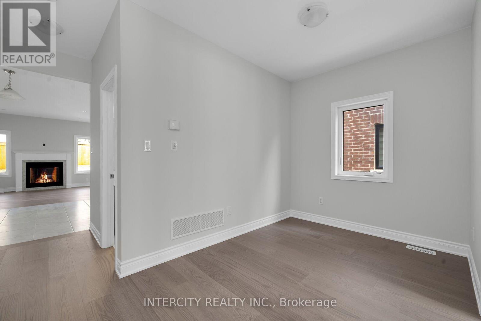 3 Ruby Lane, Halton Hills (Georgetown), Ontario  L7G 0H6 - Photo 4 - W13419300