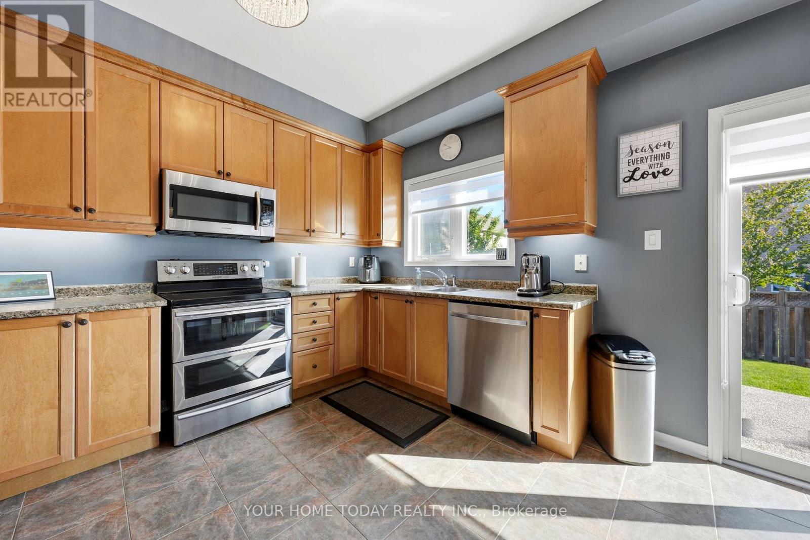35 Niagara Trail, Halton Hills (Georgetown), Ontario  L7G 0A9 - Photo 13 - W13420092