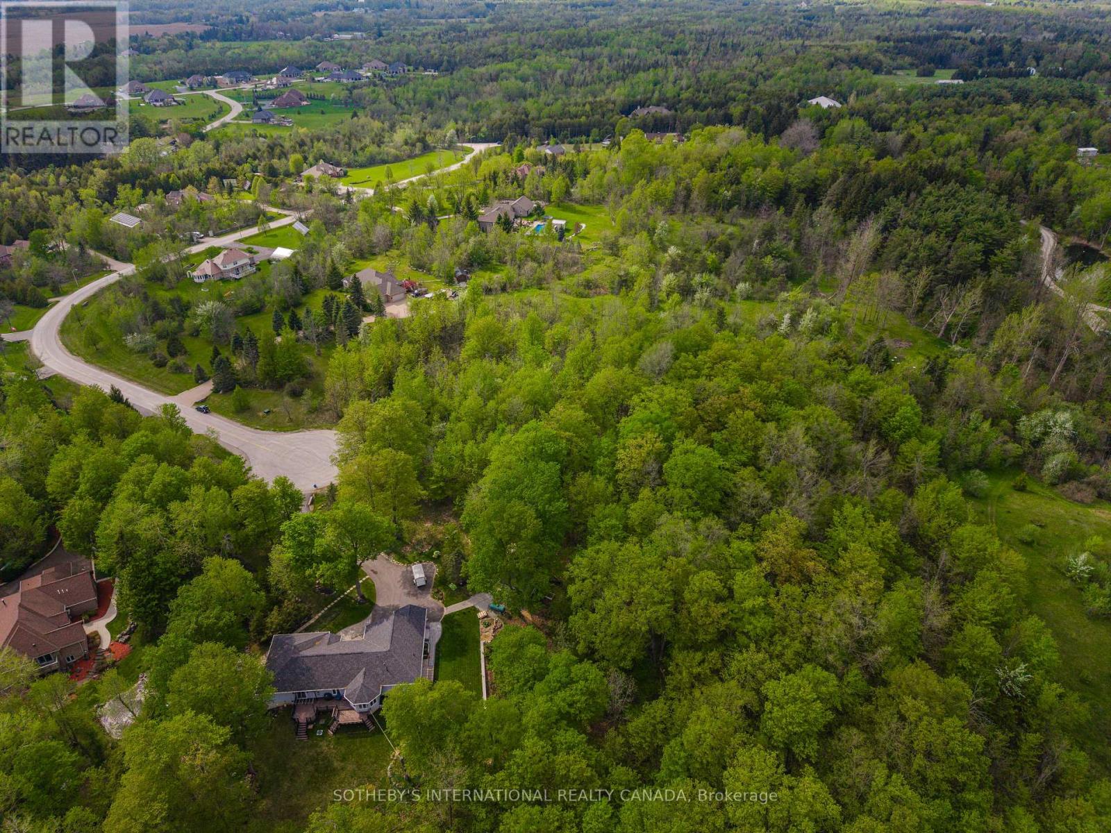 15 Morgan Drive, Halton Hills (Rural Halton Hills), Ontario  L7J 2L7 - Photo 9 - W13425296