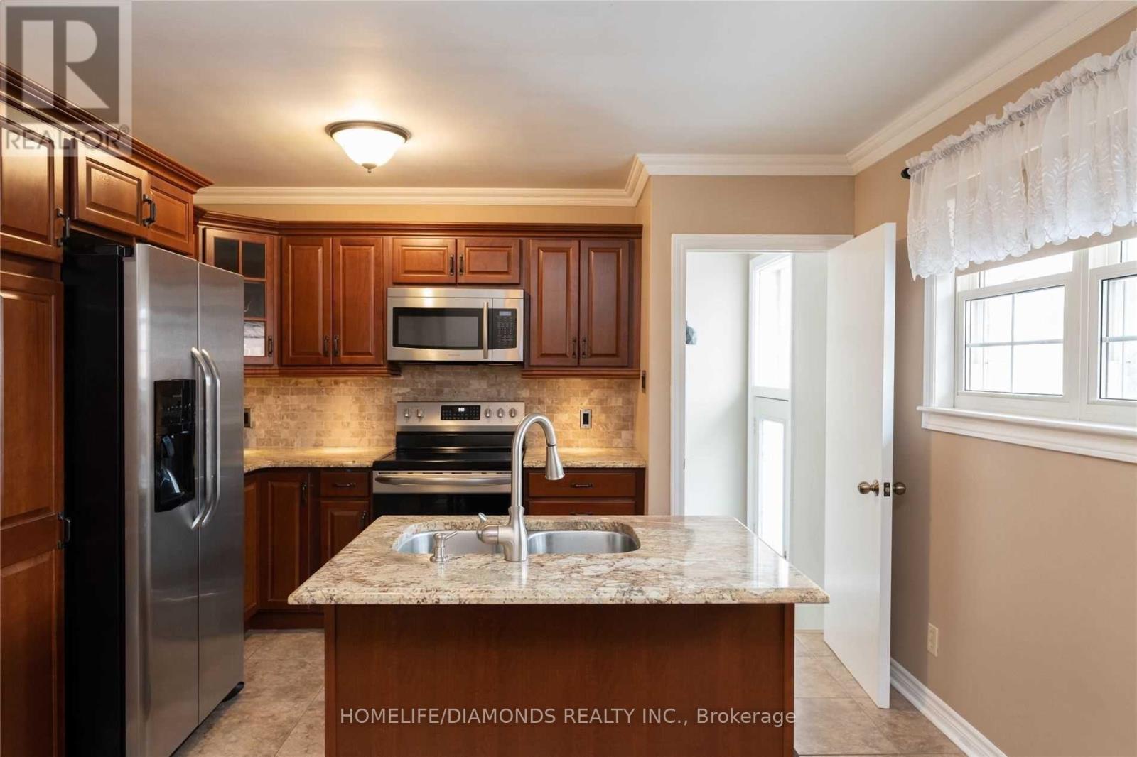 Upper - 87 Raylawn Crescent, Halton Hills (Georgetown), Ontario  L7G 4M6 - Photo 6 - W13426686