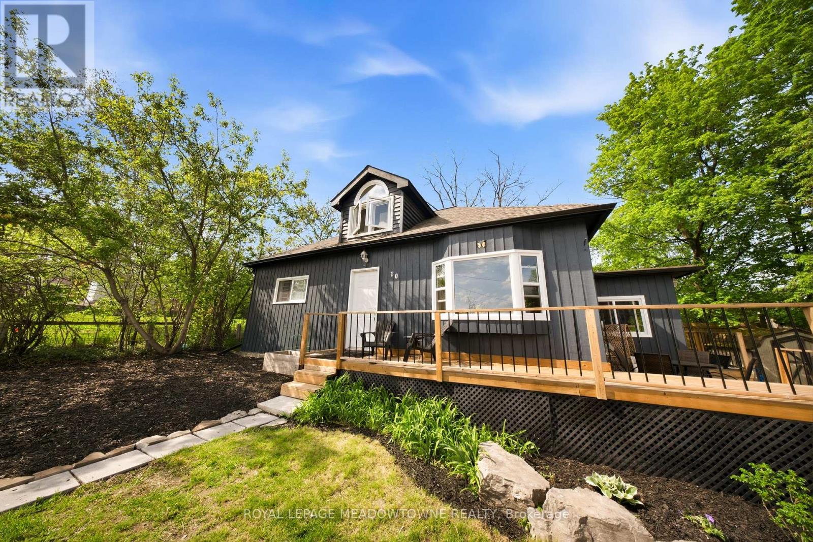 10 Back Street, Halton Hills (Georgetown), Ontario  L7G 3Y6 - Photo 4 - W13434488