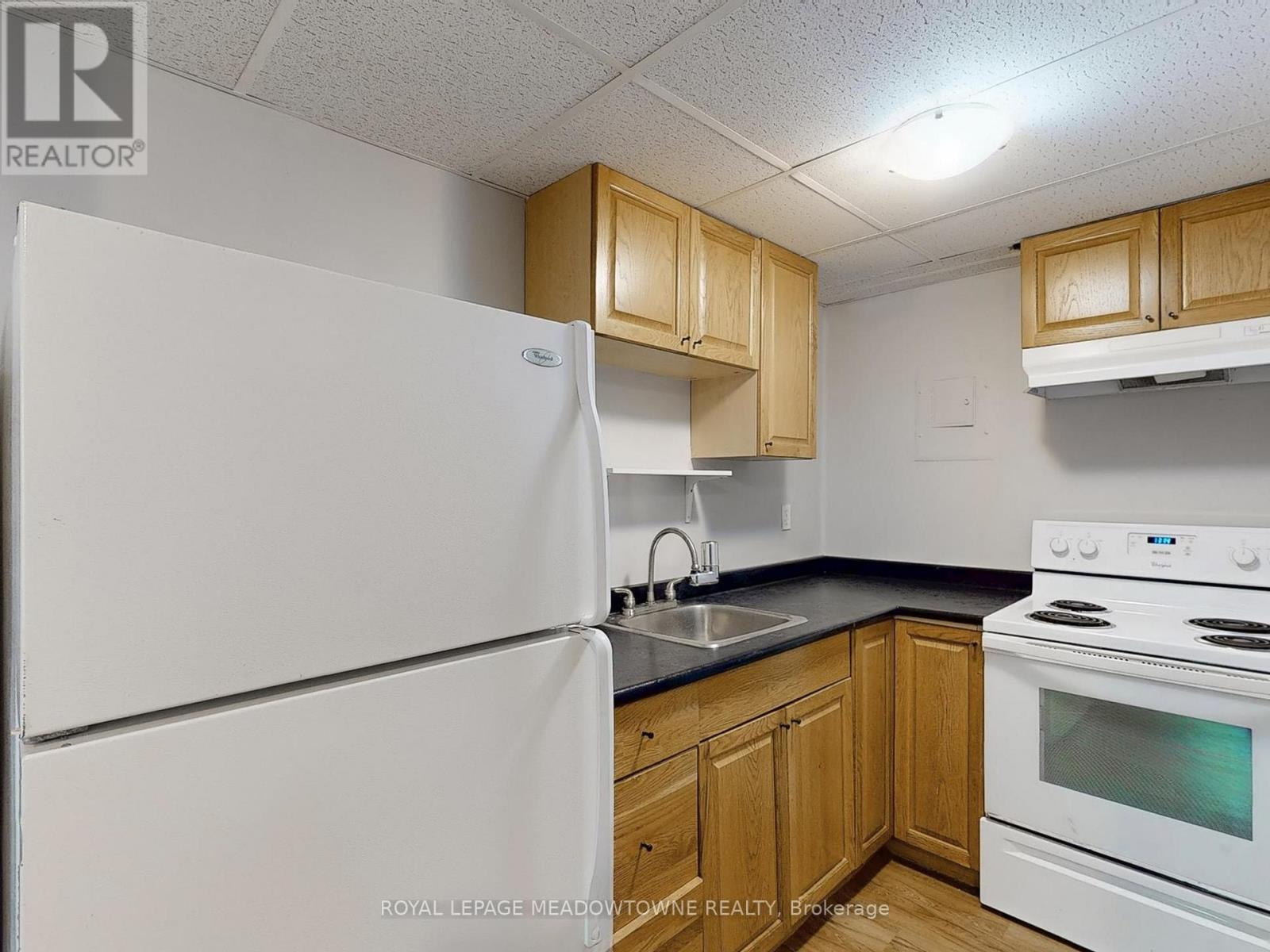 6 - 12 Wesleyan Street, Halton Hills (Georgetown), Ontario  L7G 2E1 - Photo 8 - W13435014