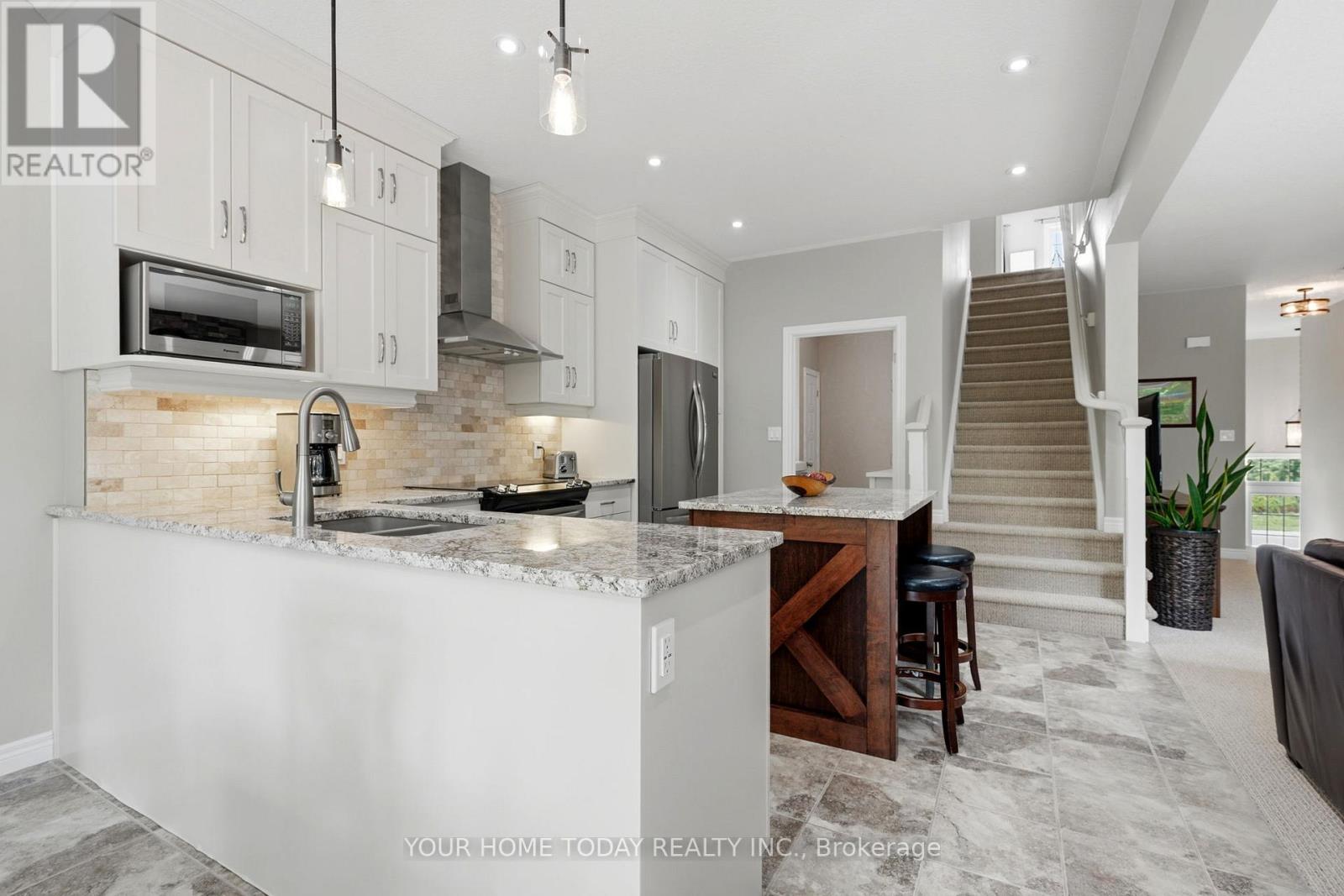 8 Trinity Court, Halton Hills (Ac Acton), Ontario  L7J 0A2 - Photo 14 - W13436728