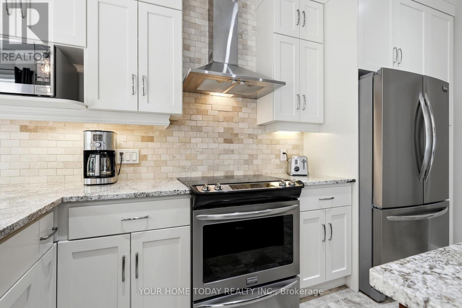 8 Trinity Court, Halton Hills (Ac Acton), Ontario  L7J 0A2 - Photo 15 - W13436728
