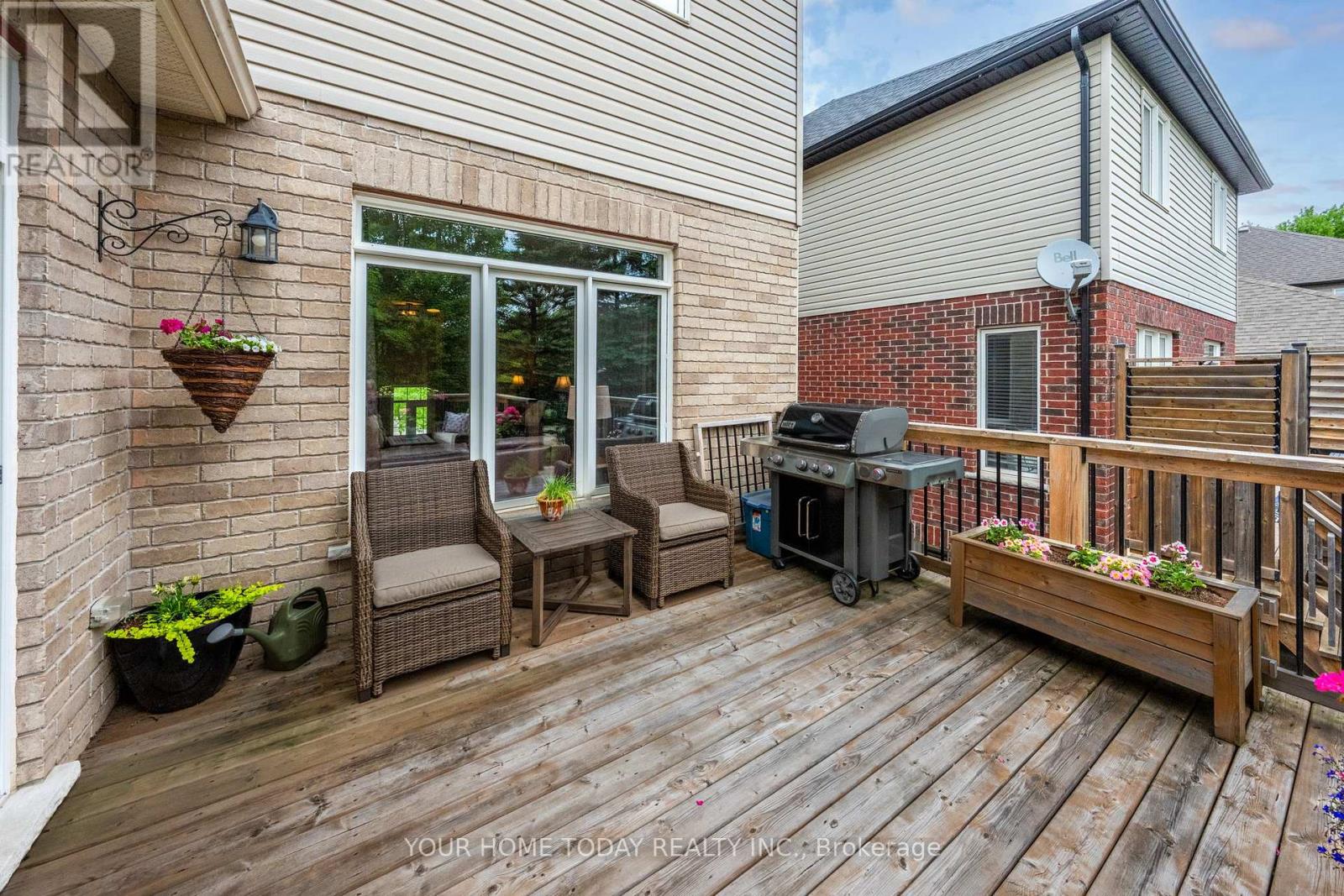 8 Trinity Court, Halton Hills (Ac Acton), Ontario  L7J 0A2 - Photo 19 - W13436728