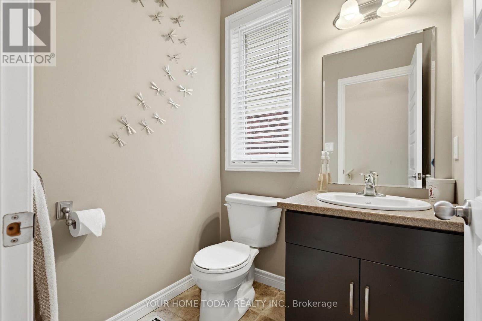 8 Trinity Court, Halton Hills (Ac Acton), Ontario  L7J 0A2 - Photo 25 - W13436728
