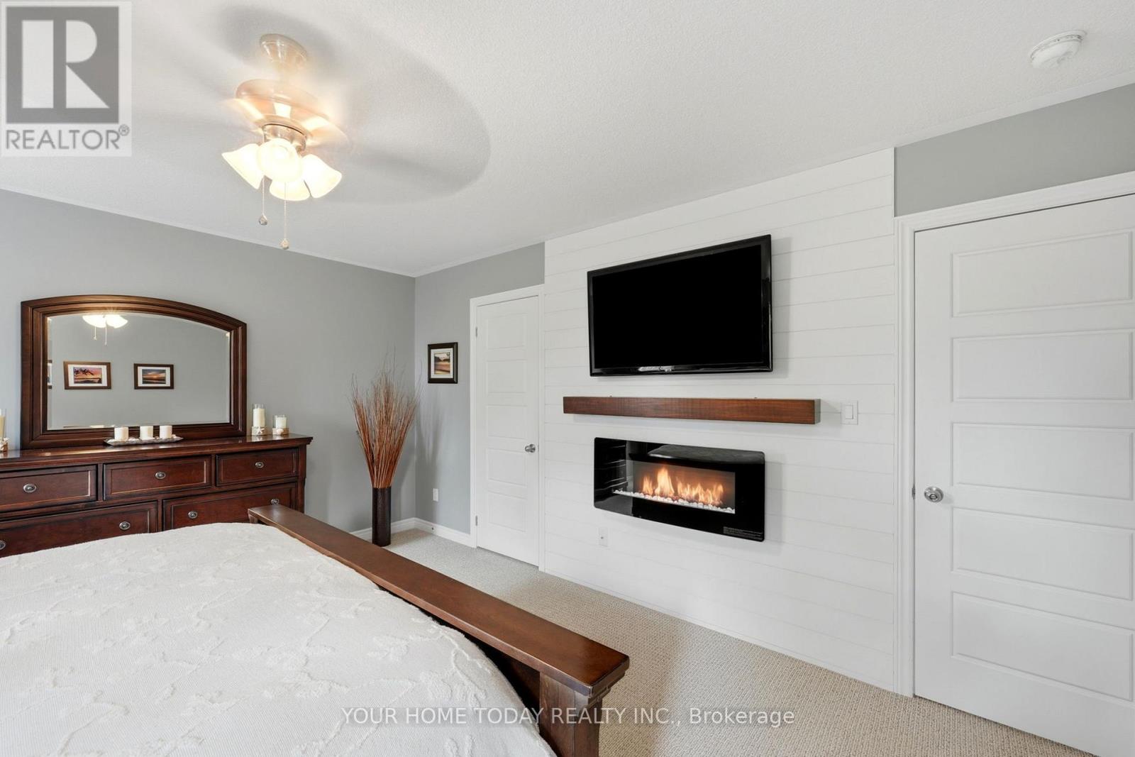 8 Trinity Court, Halton Hills (Ac Acton), Ontario  L7J 0A2 - Photo 27 - W13436728