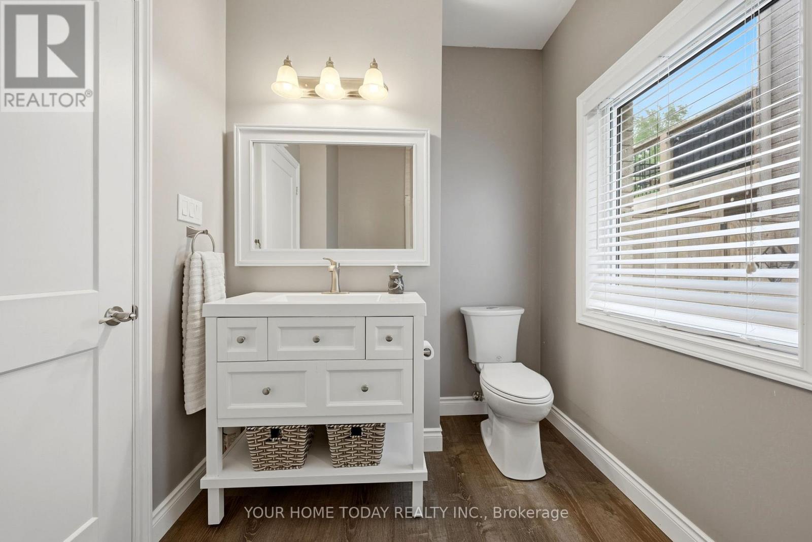 8 Trinity Court, Halton Hills (Ac Acton), Ontario  L7J 0A2 - Photo 41 - W13436728