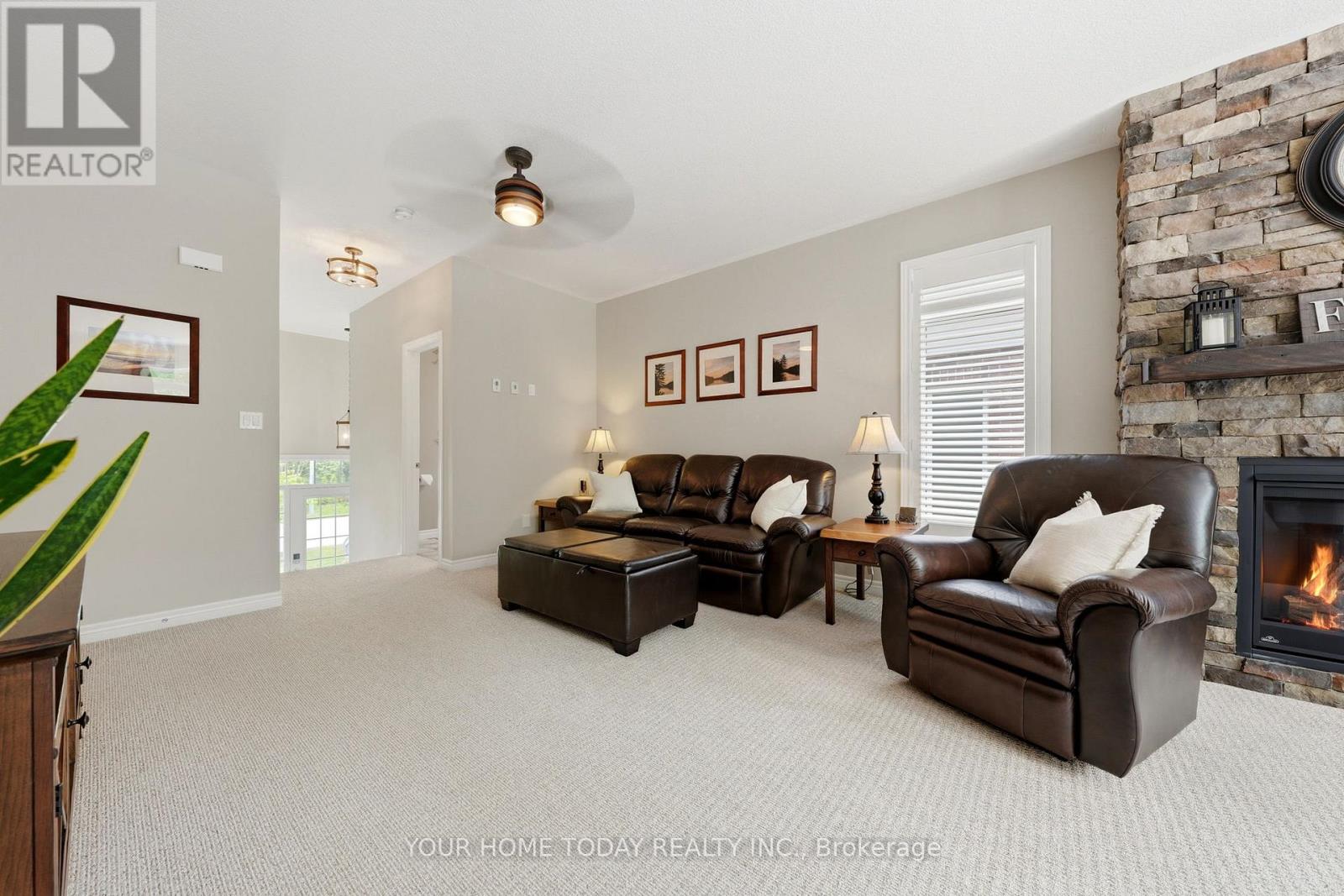 8 Trinity Court, Halton Hills (Ac Acton), Ontario  L7J 0A2 - Photo 7 - W13436728