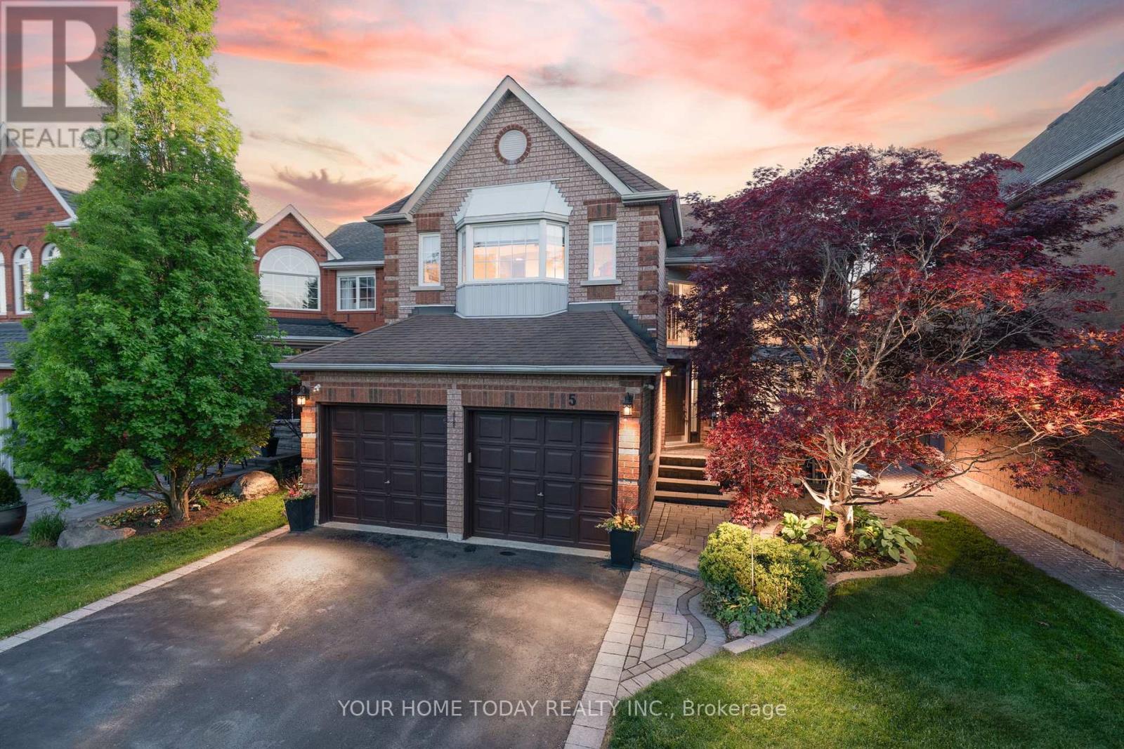 5 Curry Crescent, Halton Hills (Georgetown), Ontario  L7G 5L4 - Photo 1 - W13437266