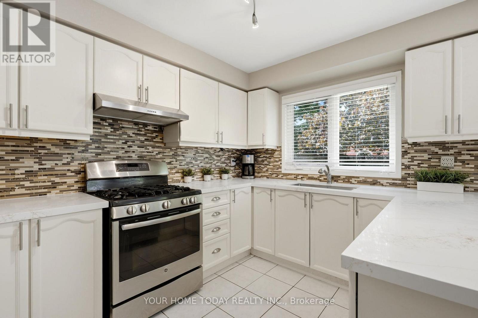 5 Curry Crescent, Halton Hills (Georgetown), Ontario  L7G 5L4 - Photo 10 - W13437266