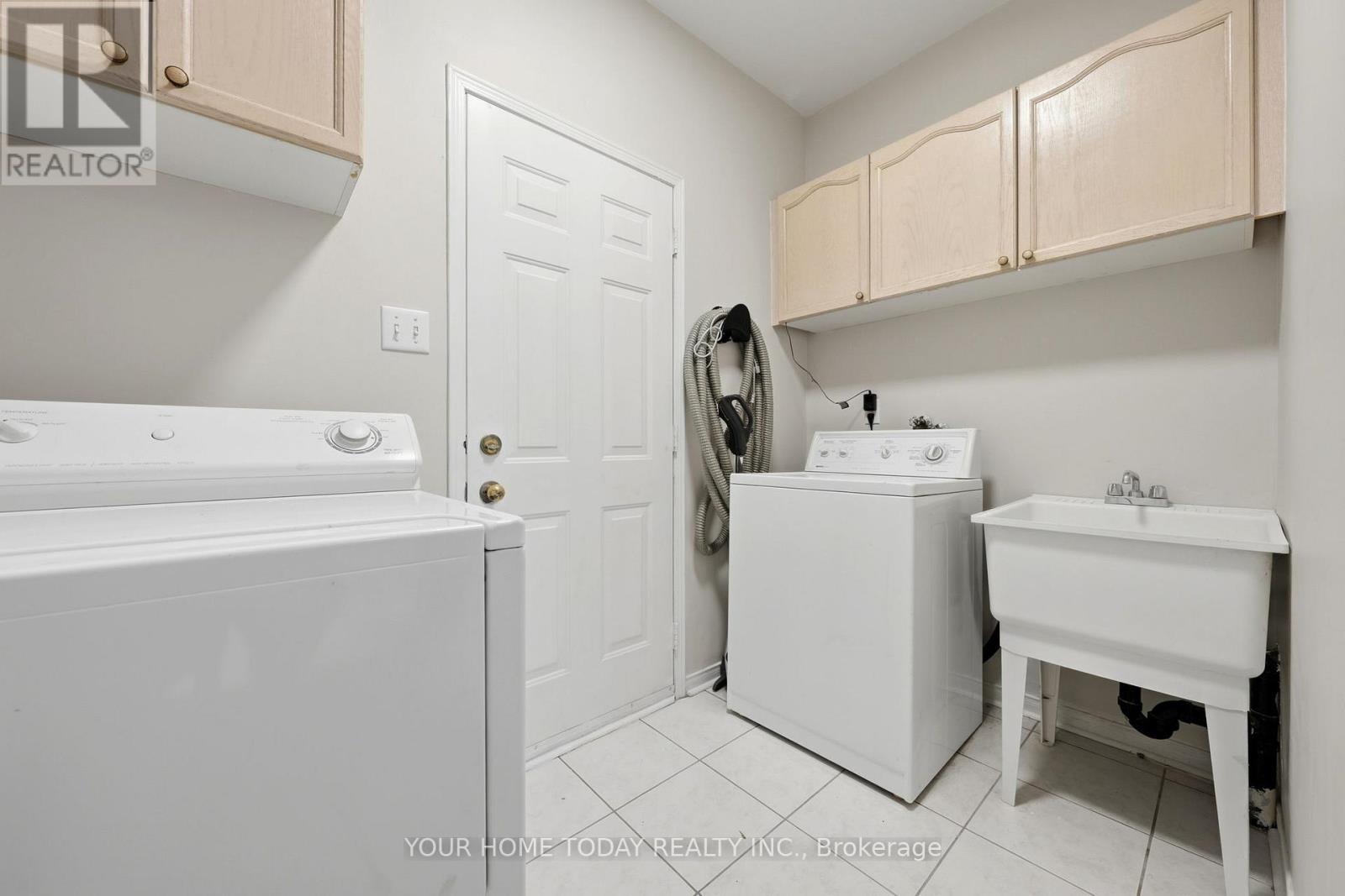 5 Curry Crescent, Halton Hills (Georgetown), Ontario  L7G 5L4 - Photo 16 - W13437266