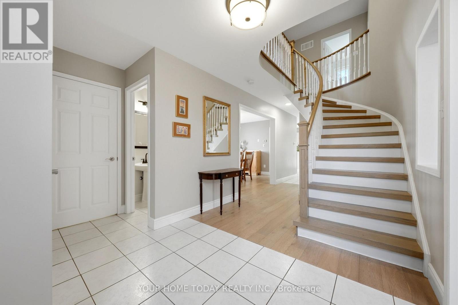 5 Curry Crescent, Halton Hills (Georgetown), Ontario  L7G 5L4 - Photo 4 - W13437266