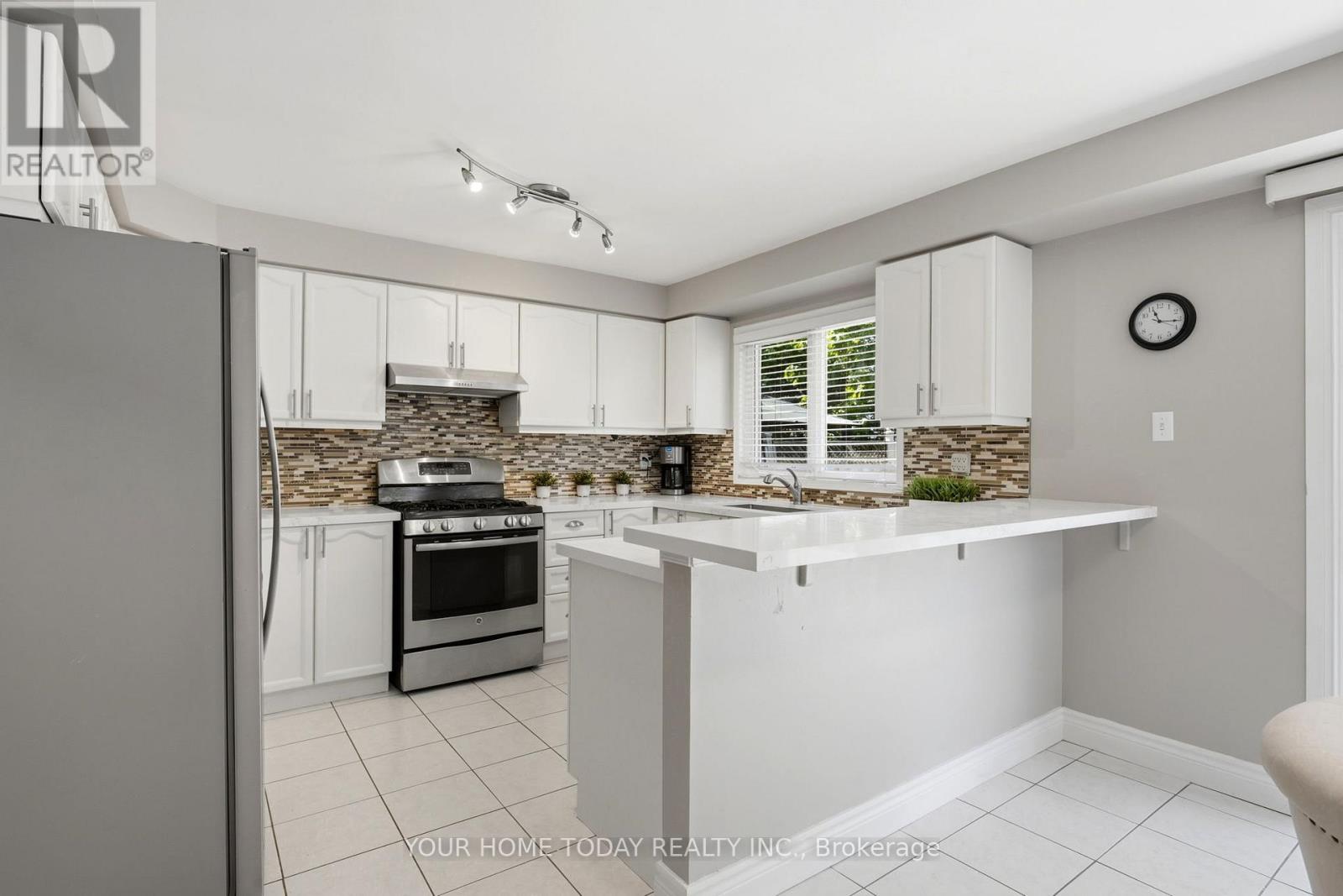 5 Curry Crescent, Halton Hills (Georgetown), Ontario  L7G 5L4 - Photo 9 - W13437266