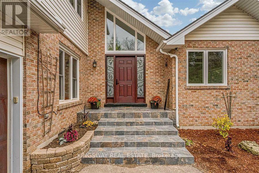 13169 Guelph Line, Milton, Ontario  L0P 1B0 - Photo 2 - W13437802