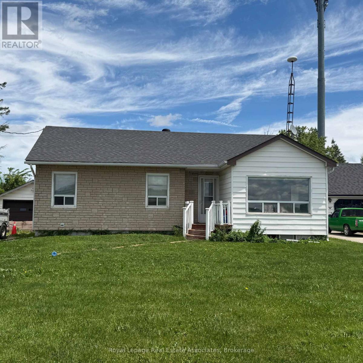 Upper Level - 13469 Highway 7 Highway, Halton Hills (Rural Halton Hills), Ontario  L7G 4S4 - Photo 1 - W13438990