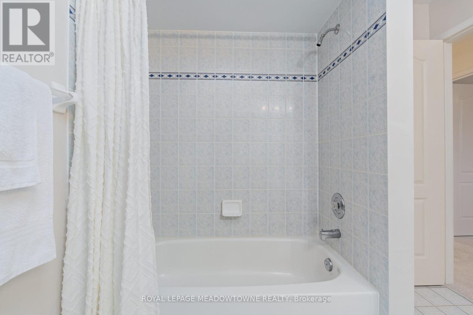 73 James Young Drive, Halton Hills (Georgetown), Ontario  L7G 5S5 - Photo 28 - W13439904