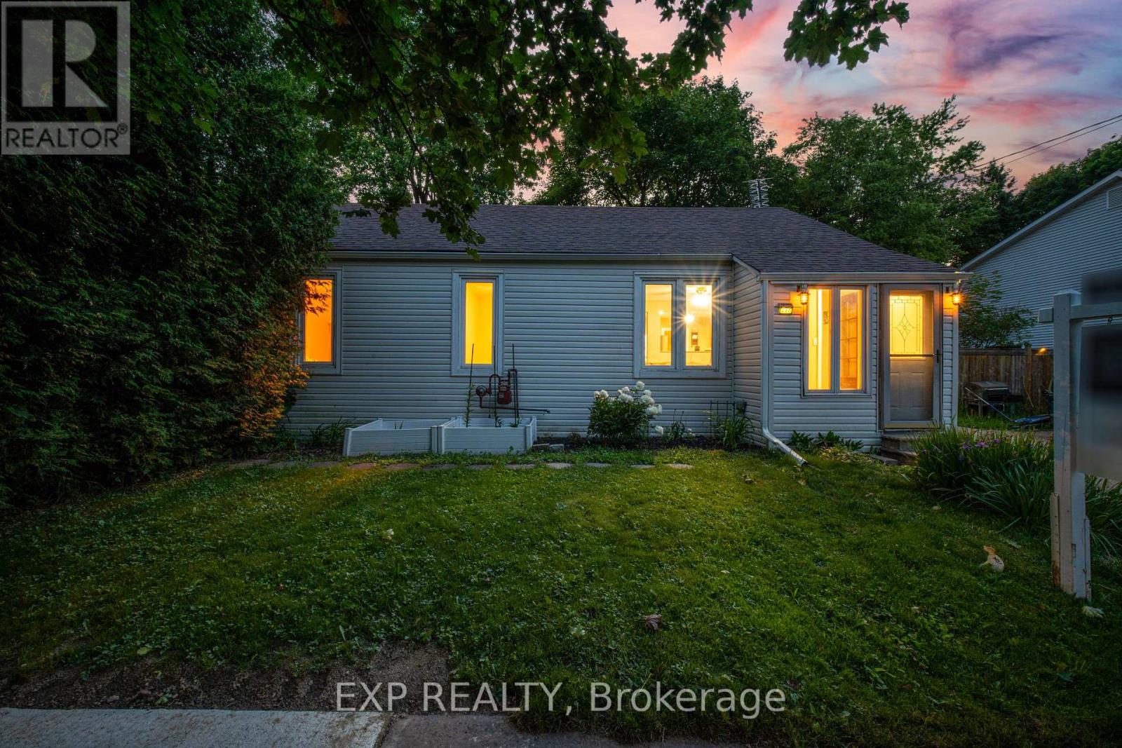 217 Mcdonald Boulevard, Halton Hills (Ac Acton), Ontario  L7J 1B2 - Photo 4 - W13440154