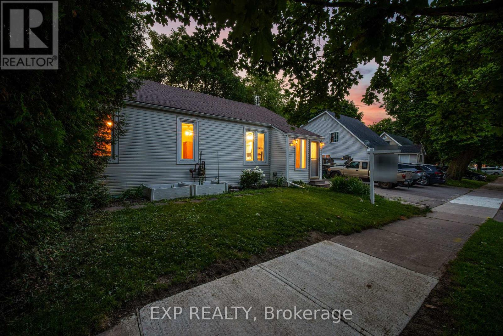 217 Mcdonald Boulevard, Halton Hills (Ac Acton), Ontario  L7J 1B2 - Photo 41 - W13440154