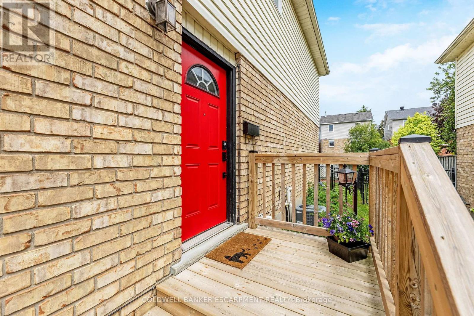 40 Danville Avenue, Halton Hills (Ac Acton), Ontario  L7J 2W5 - Photo 5 - W13440872