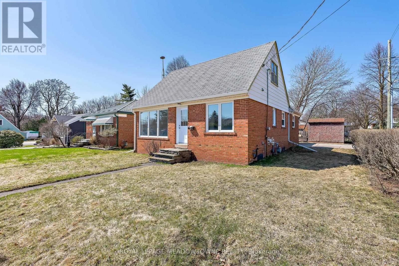 3 Bard Lane, Halton Hills (Georgetown), Ontario  L7G 2M6 - Photo 1 - W13442188