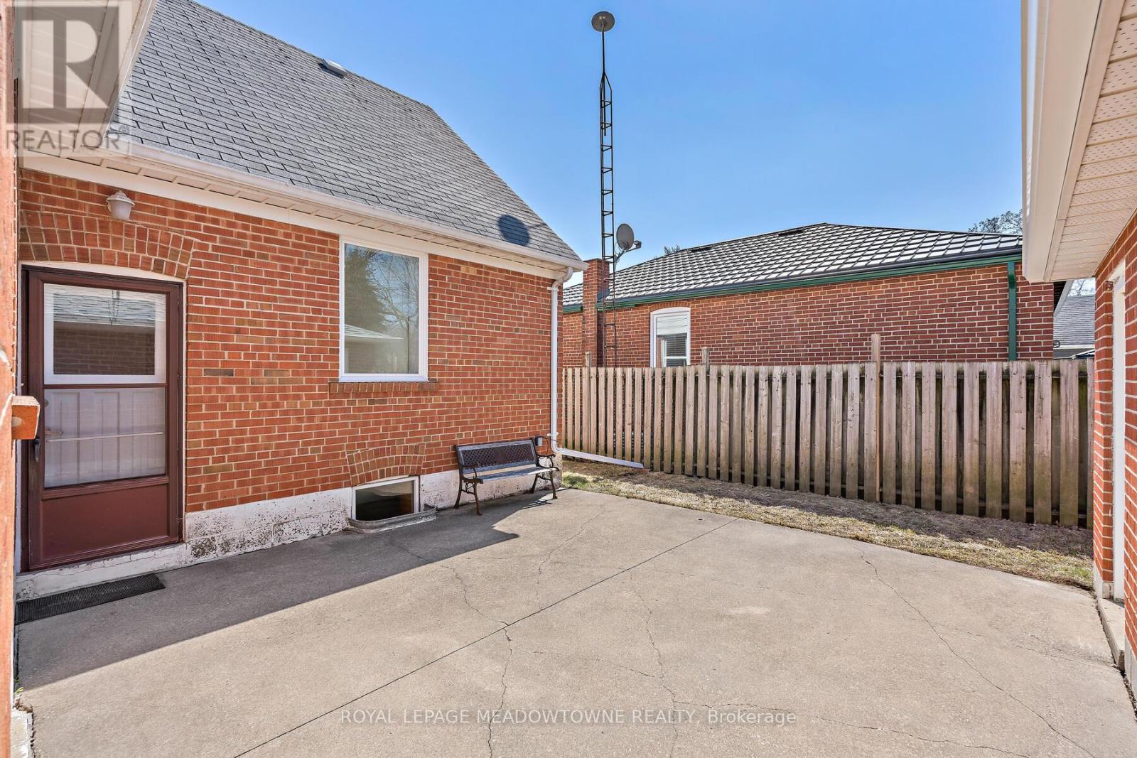 3 Bard Lane, Halton Hills (Georgetown), Ontario  L7G 2M6 - Photo 29 - W13442188