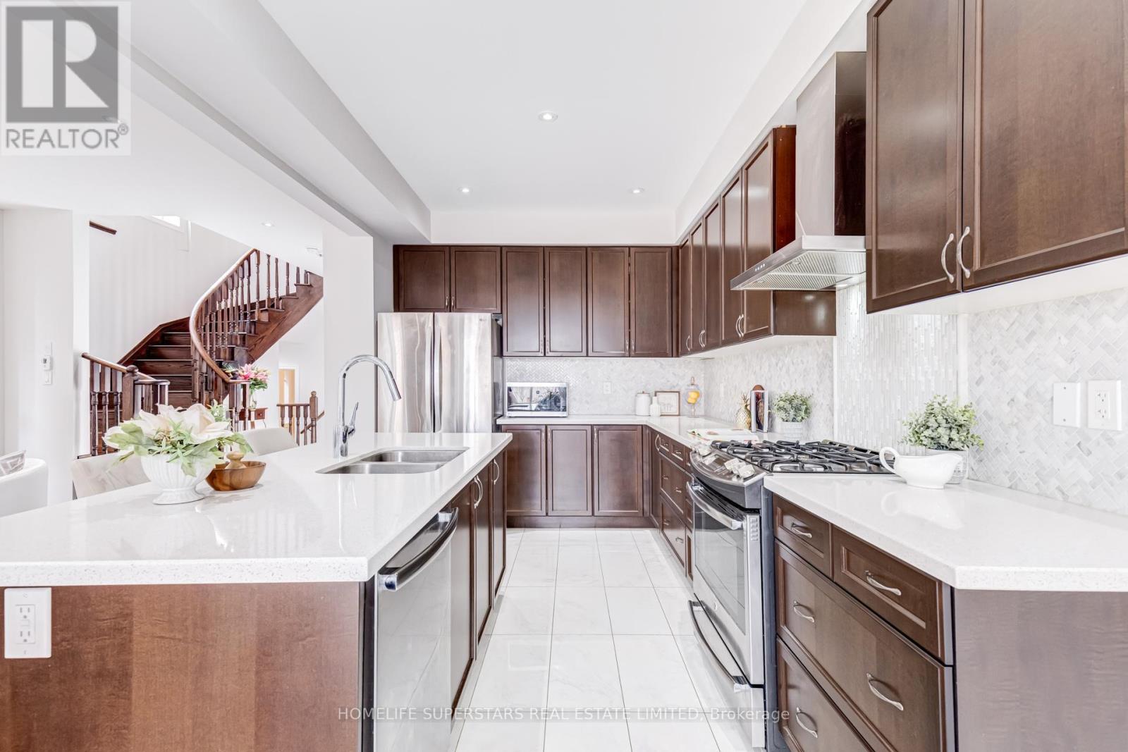 39 Rain Forest Lane, Halton Hills (Georgetown), Ontario  L7G 0L8 - Photo 10 - W13445878