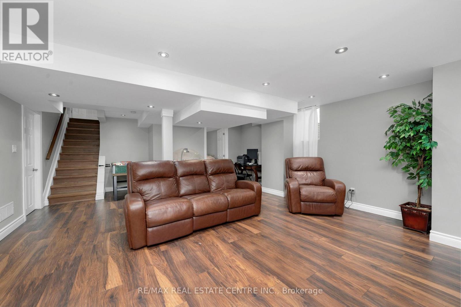 27 Milfoil Street, Halton Hills (Georgetown), Ontario  L7G 6M5 - Photo 18 - W13446226