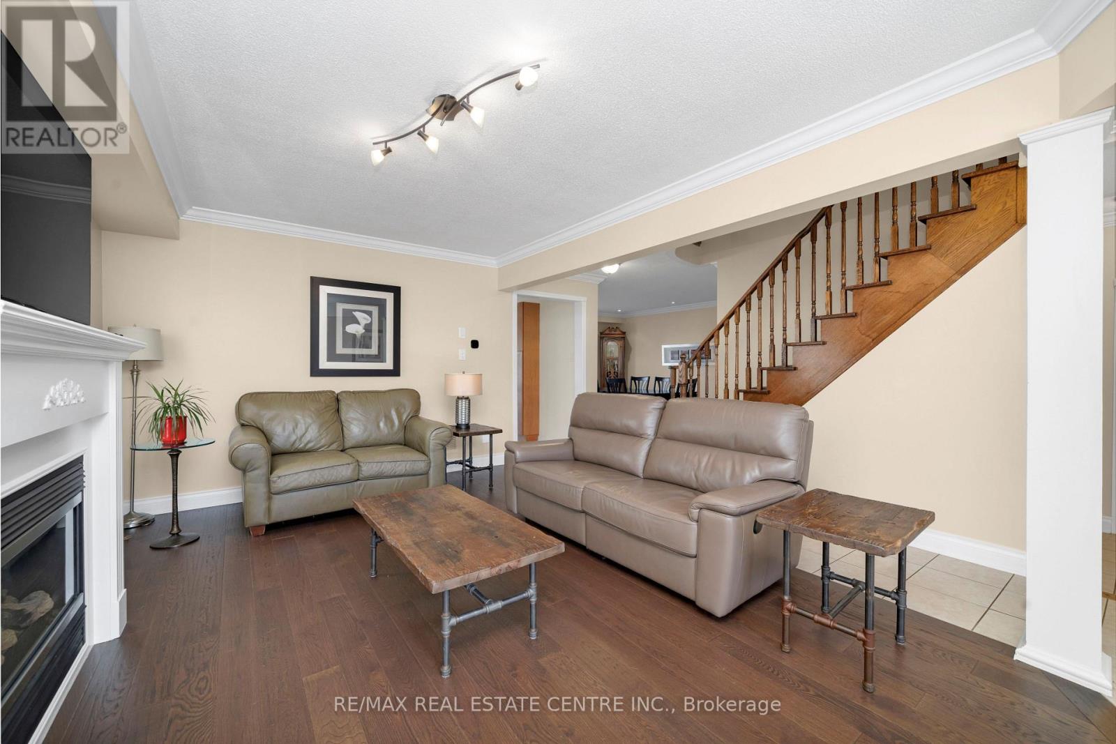 27 Milfoil Street, Halton Hills (Georgetown), Ontario  L7G 6M5 - Photo 4 - W13446226