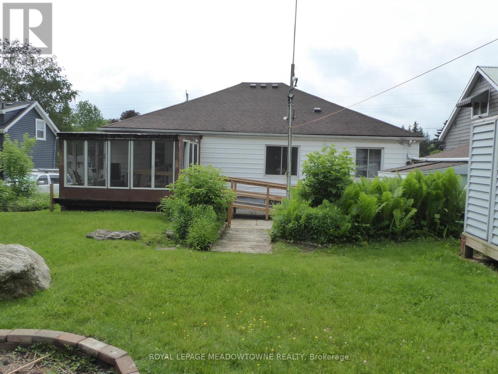43 Cobblehill Road, Halton Hills (Ac Acton), Ontario  L7J 1P1 - Photo 27 - W13450918