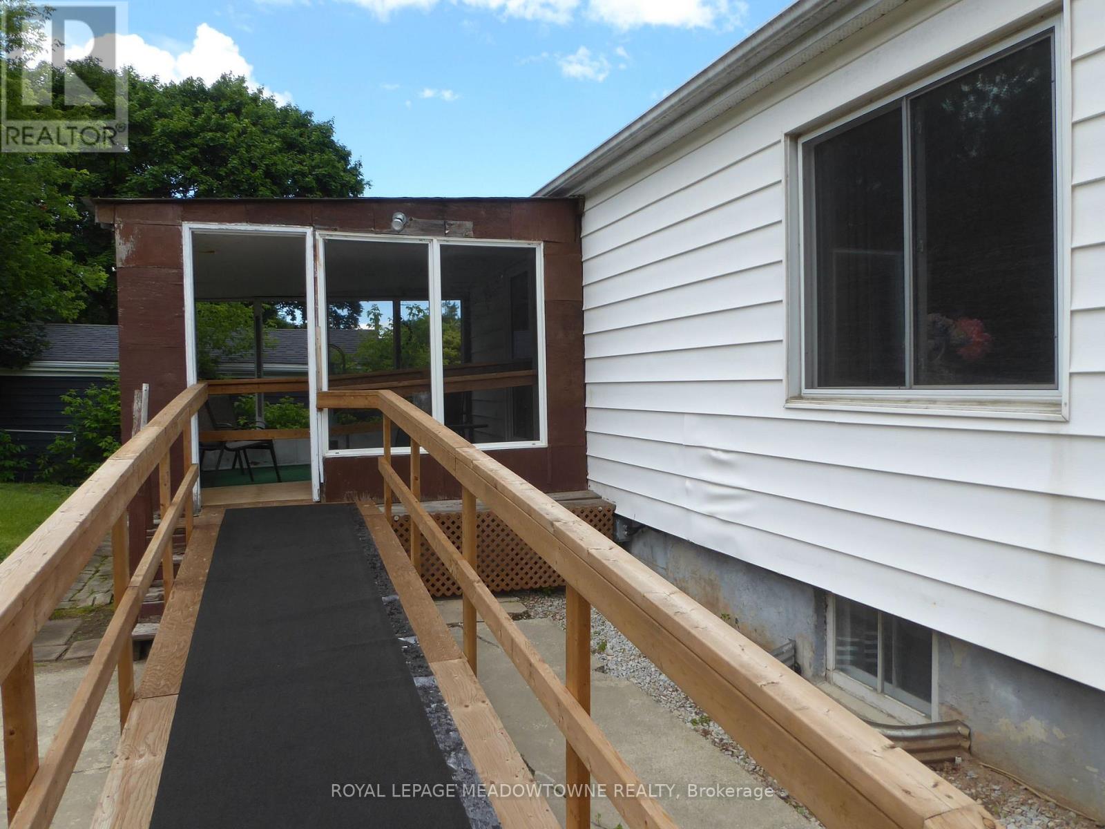 43 Cobblehill Road, Halton Hills (Ac Acton), Ontario  L7J 1P1 - Photo 32 - W13450918